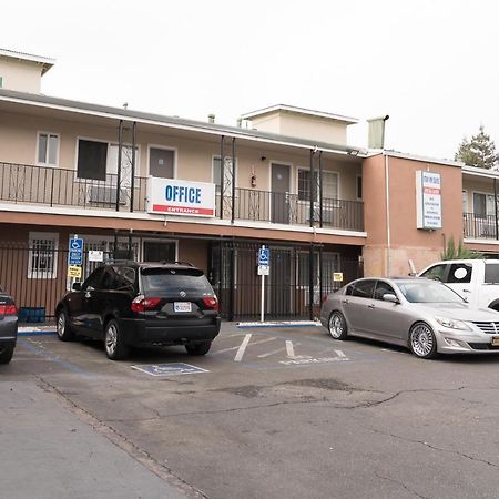 Stay Inn Suite Stockton Bagian luar foto