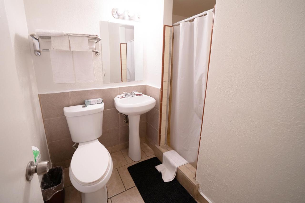 Stay Inn Suite Stockton Bagian luar foto