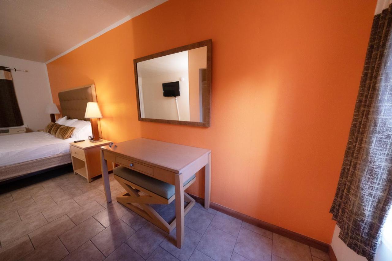 Stay Inn Suite Stockton Bagian luar foto