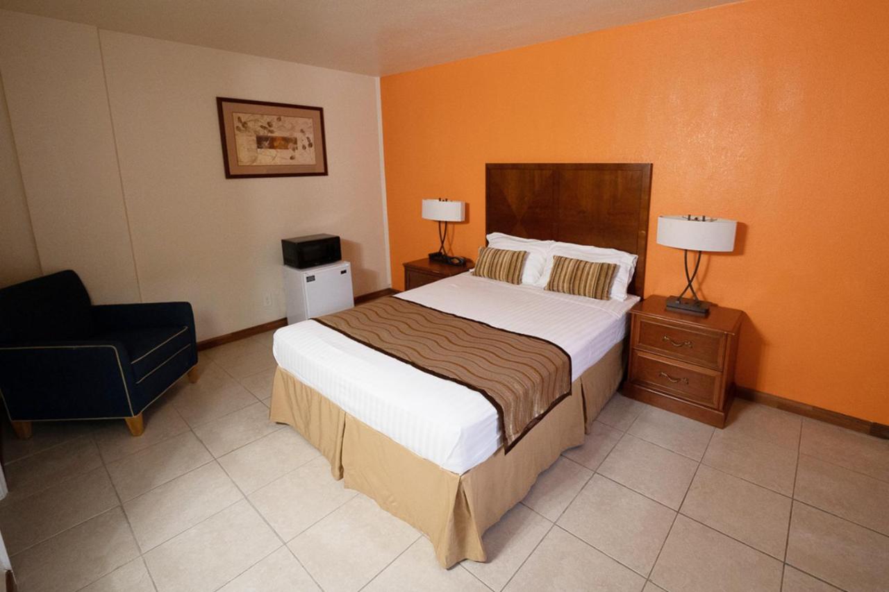 Stay Inn Suite Stockton Bagian luar foto