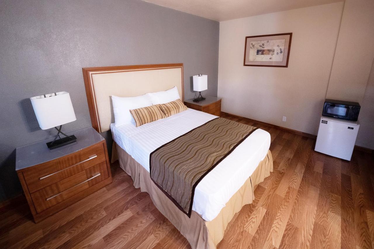 Stay Inn Suite Stockton Bagian luar foto